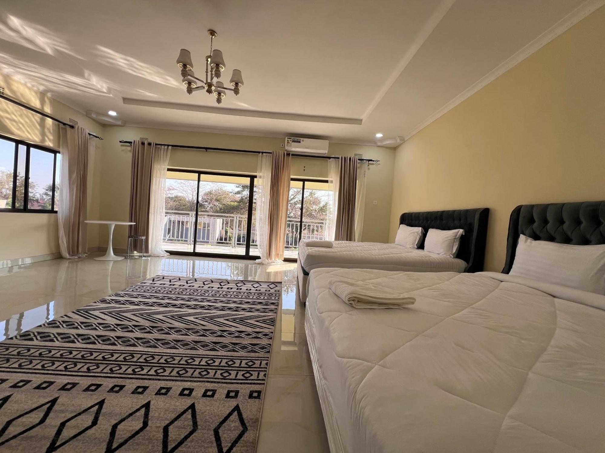 Kasbek Lodge And Tours Lusaka Esterno foto