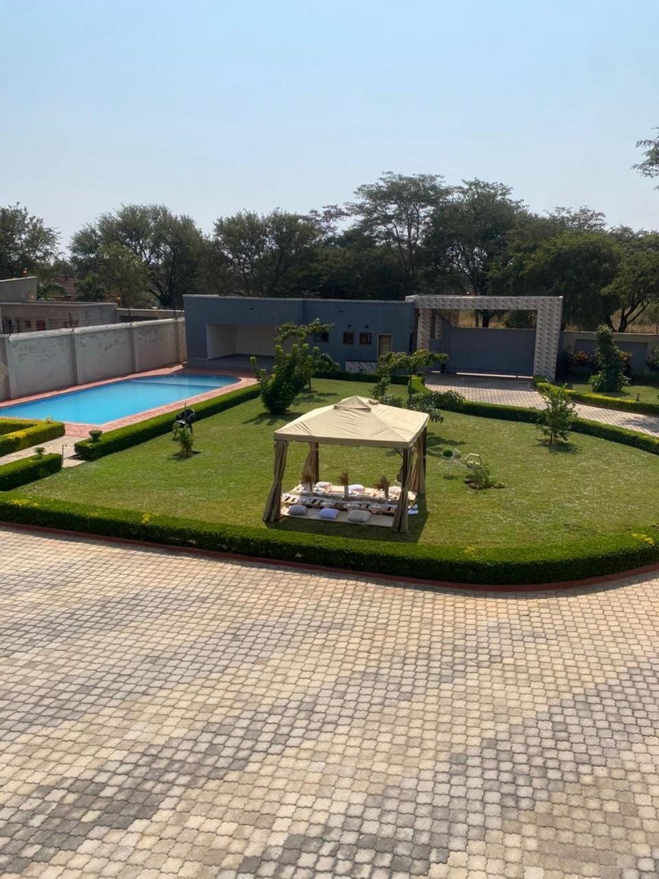 Kasbek Lodge And Tours Lusaka Esterno foto