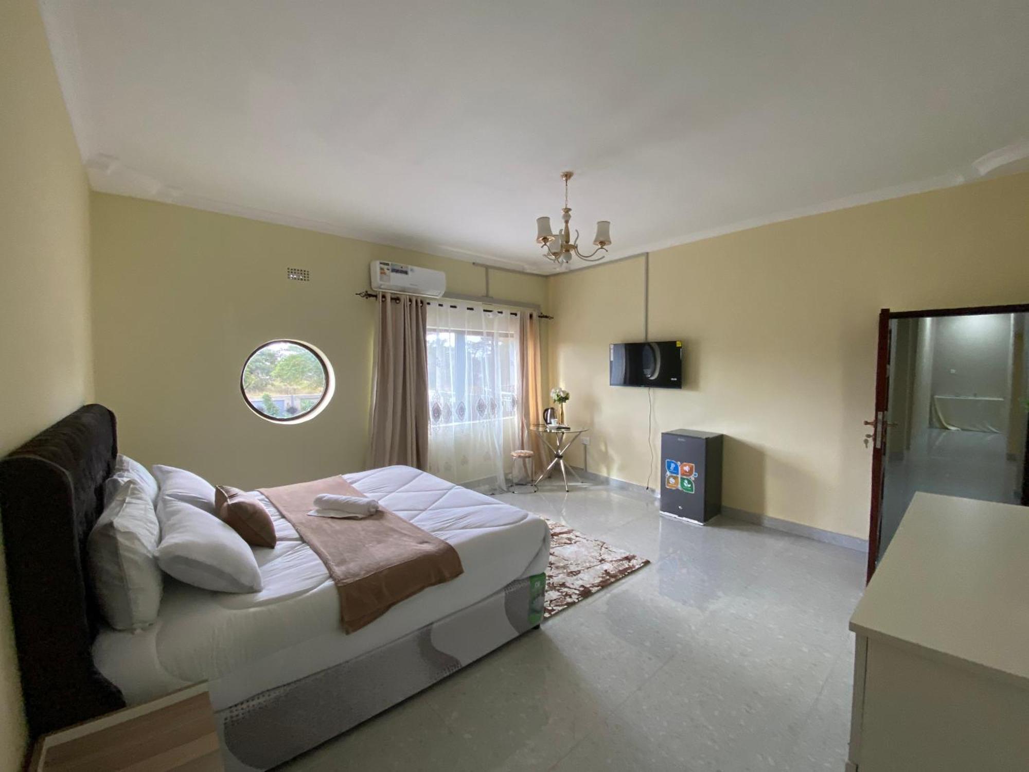 Kasbek Lodge And Tours Lusaka Esterno foto