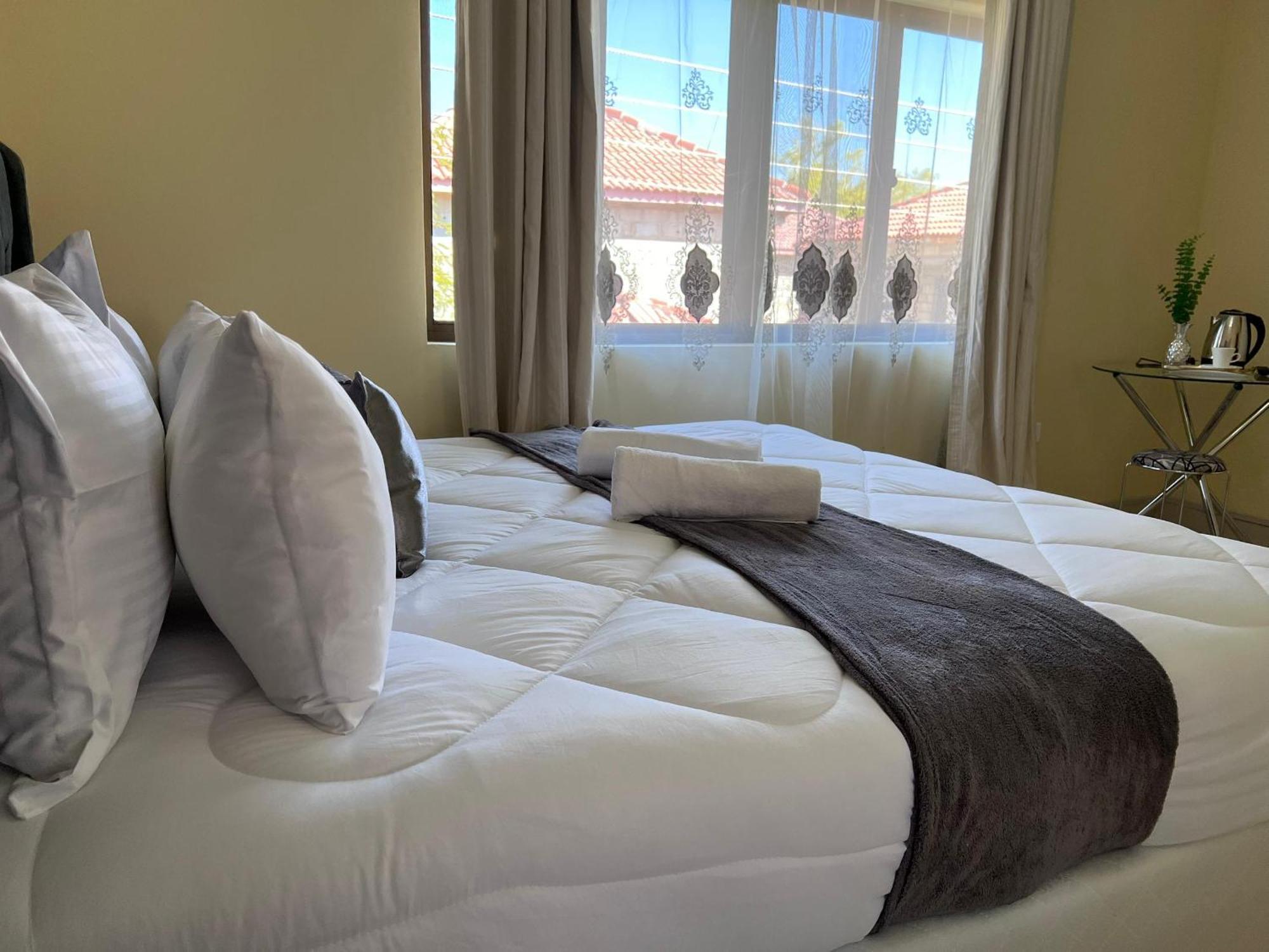 Kasbek Lodge And Tours Lusaka Esterno foto