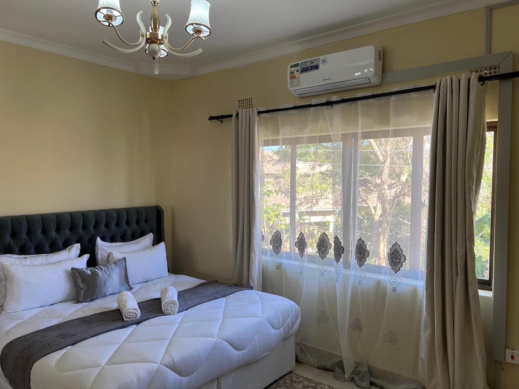 Kasbek Lodge And Tours Lusaka Esterno foto